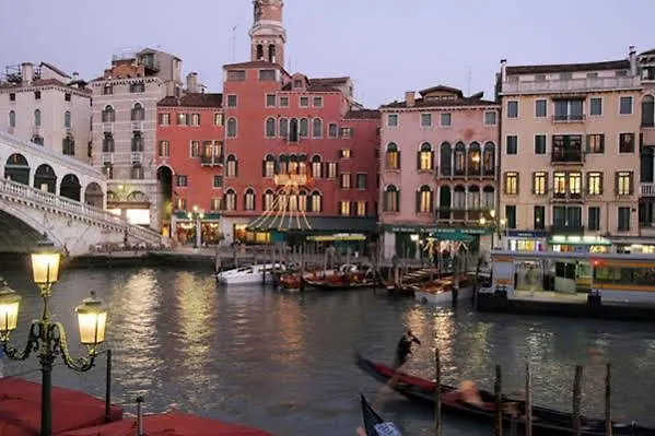 Ca Rialto 3* Venice