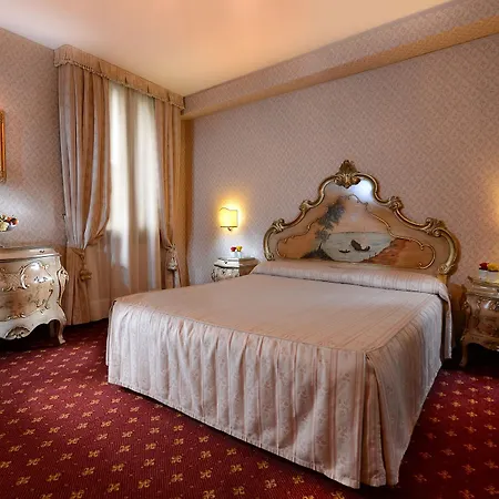 Ca Rialto 3* Венеция